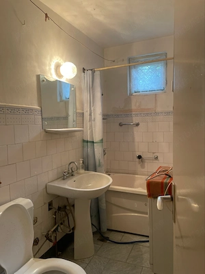 Vand apartament , 2 camere , parter , micro 1 , Aleea Pinilor - imagine 5