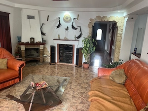 Casa singur in curte - imagine 2