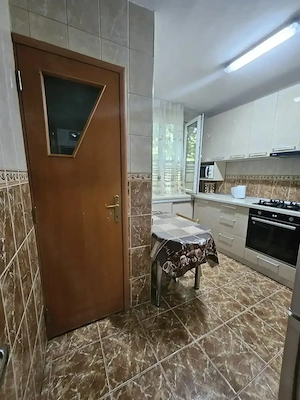 Apartament 2 camere decomandat, mobilat, loc de parcare inclus. Zona Sos.Giurgiului cu Luica - imagine 3
