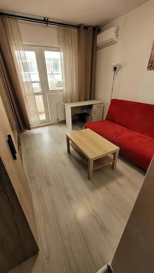 Proprietar Închiriez Garsonieră Cu Curte, Metrou Dimtrie Leonida