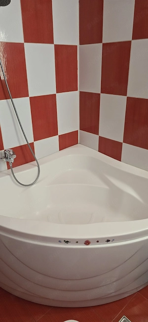 Cadă pe colț cu mască inclusă plus baterie și duș GROHE