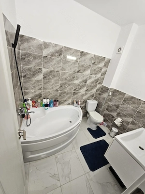 Vand apartament cu 2 camere in bloc nou - imagine 9