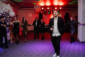 dj nunta iasi Anton Groove MC, solist, tarabana, solista, saxofon, orga, formatie