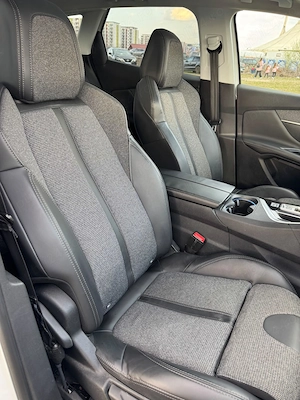 Peugeot 3008 Benzină Cutie automată - imagine 12