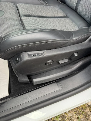 Peugeot 3008 Benzină Cutie automată - imagine 11