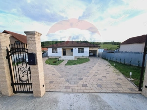 Casă / Vilă cu 5 camere de vânzare