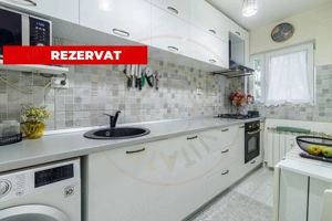 2 camere, mobilat, renovat cu boxă si loc de parcare, et 4/10