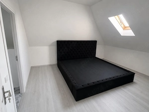 Casa, parter plus mansarda. 