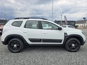 Dacia Duster 1.5 dci 4 x 4, 2021, pret cu TVA, factura fiscala.  - imagine 8