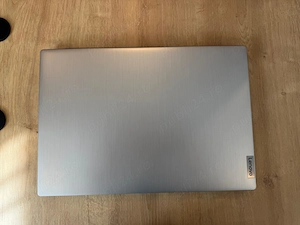 Laptop Lenovo IdeaPad 3 - baterie 100%