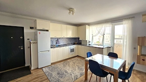 Vând apartament cu living + 2 dormitoare, beci și loc de parcare - Str Cetății zona Jysk