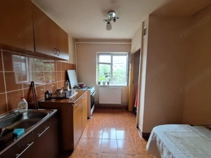 Oportunitate! Apartament 3 camere - decomandat - etaj 3 - Aradului - imagine 3
