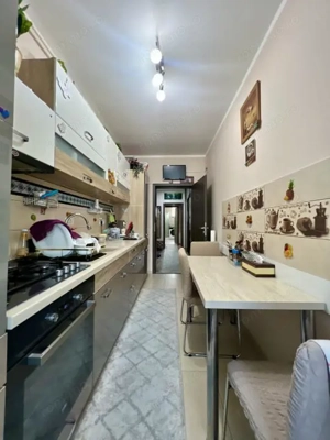 Apartament modern, 3 camere, decomandat, 61 mp utili, mobilat - Giroc - imagine 7