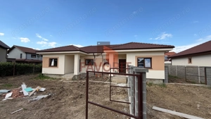 Duplex 3 camere | Toate utilitatile | Teren generos | Zona excelenta - imagine 2