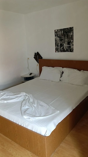 Camera dubla cu baie proprie  si parcare