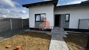 Duplex pe Parter | 2 bai | Teren generos | Toate utilitatile - imagine 3