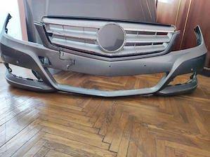 bara Mercedes C180 + AMG+1 capota Mercedes faceliftîndoită un pic  - imagine 2