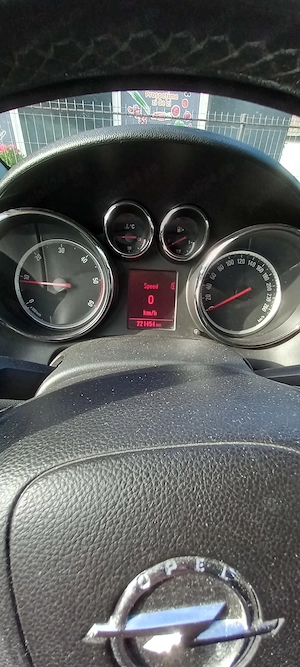 Vând Opel Astra Sports Tourer - 1.7 CDTI - 2013 - 221.500 Km. - imagine 4