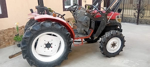 Tractor Mitsubishi 4x4 cu încărcător frontal cu turbo 30 cp