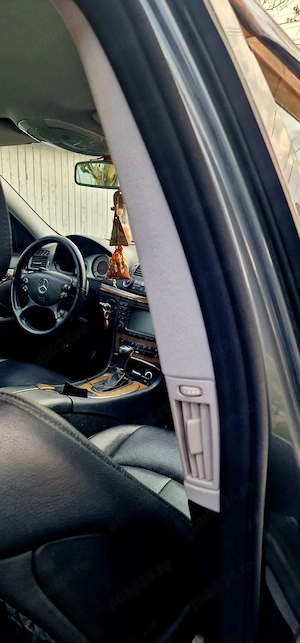 Mercedes E class 320  - imagine 7