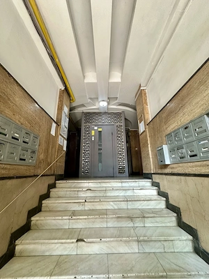 Bd. Carol I, Ultracentral Garsonieră Interbelică cu Potențial Premium stradal - imagine 17