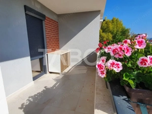 Apartament etaj 1 cu 2 camere balcon lift parcare boxa Turnisor Sibiu - imagine 4