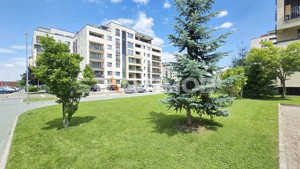 Apartament 3 camere cu boxa si parcare zona Coresi