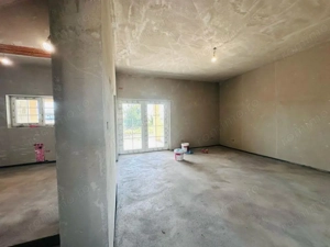 Duplex despartit prin camera tehnica - 5 camere - zona foarte buna-Mosnita Noua - imagine 8