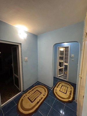 Vând ap 2 cam et 2 din 4 conf1 decomandat zona centrală  - imagine 2