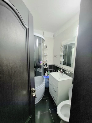 Apartament 3 camere, 84 mp utili, 2 băi+ terasă 17 mp,zona N Rm Vâlcea - imagine 9