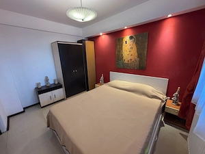Apartament 3 camere semidecomandat - imagine 2