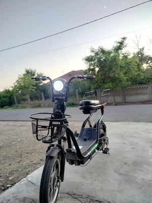vând scuter electric 