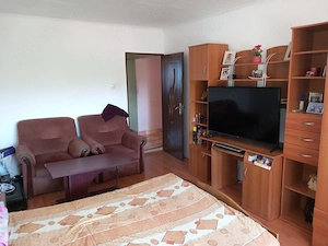 Vând APARTAMENT (65 mp) 2 CAMERE + Living mare (camere decomandate) - imagine 5