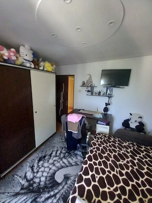 Vând APARTAMENT (65 mp) 2 CAMERE + Living mare (camere decomandate) - imagine 8
