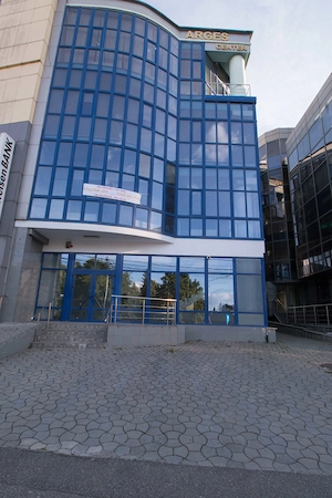 Cladire multifunctionala ultracentrala in Pitesti-1.200 MP UTILI | teren 749 MP - imagine 2