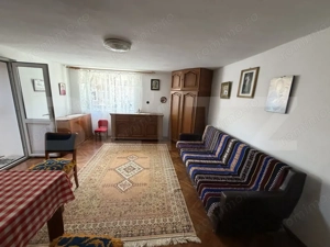 Casă de vanzare, 5 camere și un teren de 500 mp - imagine 2