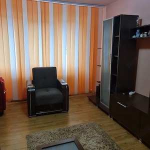 închiriez apartament  - imagine 3