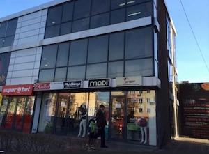 Spatiu Comercial de Inchiriat - Cladire Noua - vecini cu spatii functionale amenajate foarte frumos  - imagine 3