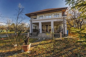 Vânzare proprietate deosebită situată în orașul Breaza - imagine 2