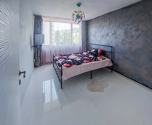 Apartament 3 camere + loc de parcare, in Mun. Deva, Jud. HD, zona Balcescu, 70 mp, etaj 5.