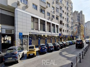 Spatiu comercial de inchiriat in zona Magheru langa McDonald''s