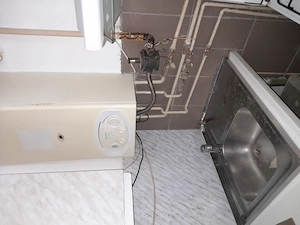 Apartament 3 camere la preț de garsoniera  - imagine 6