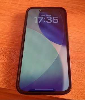 IPhone 15 in stare perfecta folosit putin ! Informatii la telefon  !