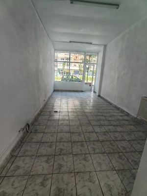 Proprietar inchiriez spatiu comercial 90mp - imagine 4