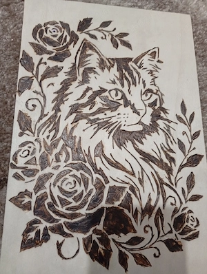 Tablou Lemn Pirogravat Manual - Pisică cu Trandafiri (Handmade)