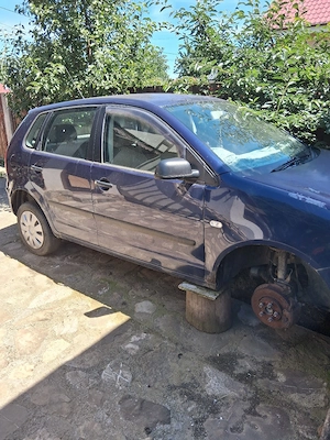 Dezmembrez vw polo 2003 