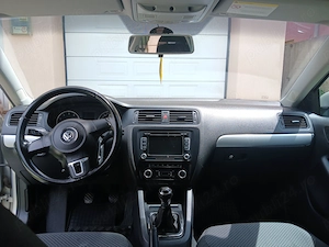 VW Jetta - 2011 - benzina - inmatriculat RO - imagine 5