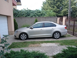 VW Jetta - 2011 - benzina - inmatriculat RO - imagine 2