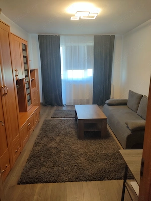 Închiriez apartament cu 2 camere 