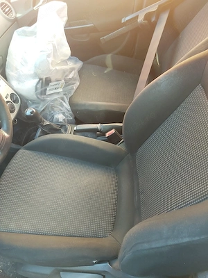 Vand sau schimb opel corsa D 1000cc benzină an2010 fără taxe ofer fiscal - imagine 5